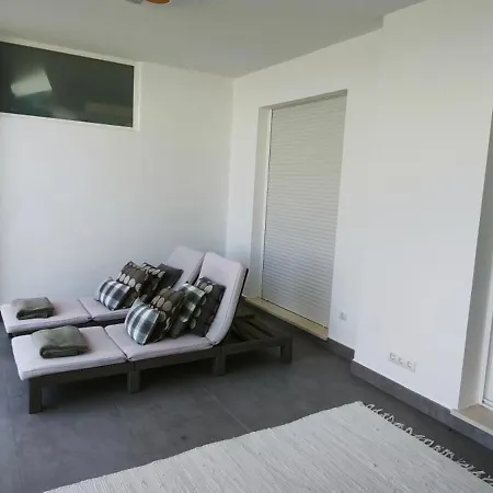 2 Bedroom Apartment, La Mairena, Near Marbella Apartamento